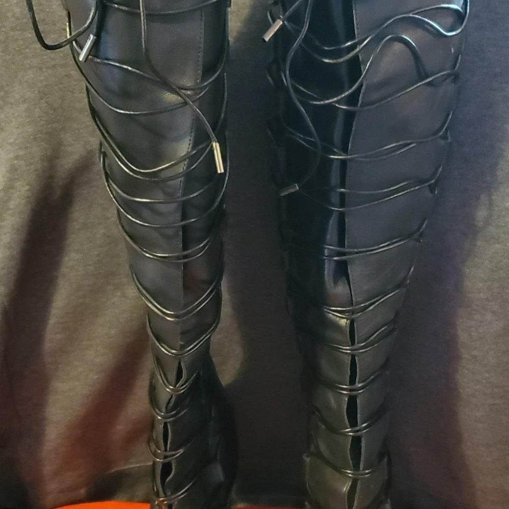 VINCE CAMUTO KENTRA BOOTS